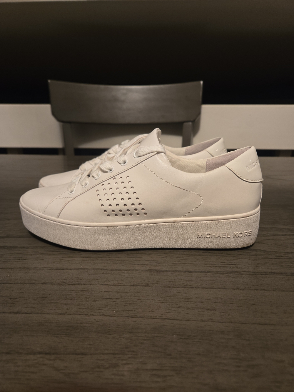 Michael Kors Poppy Lace Up Lasered Sneaker Leather Optic White Size 9M